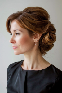 19 Mother of the Groom Hairstyles: Perfect Styles for the Big Day