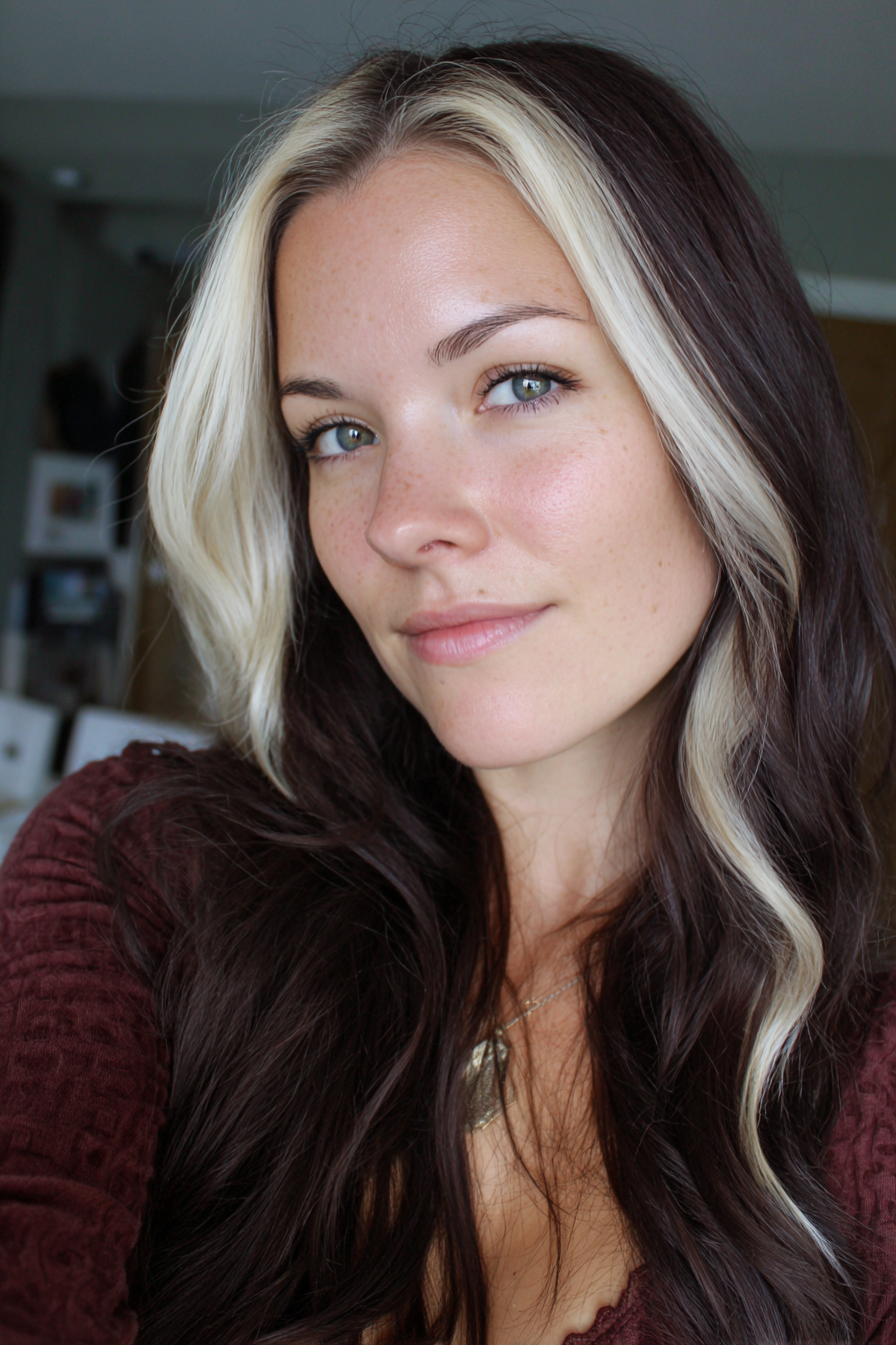 Brown_Hair_With_Blonde_Money_Piece_1