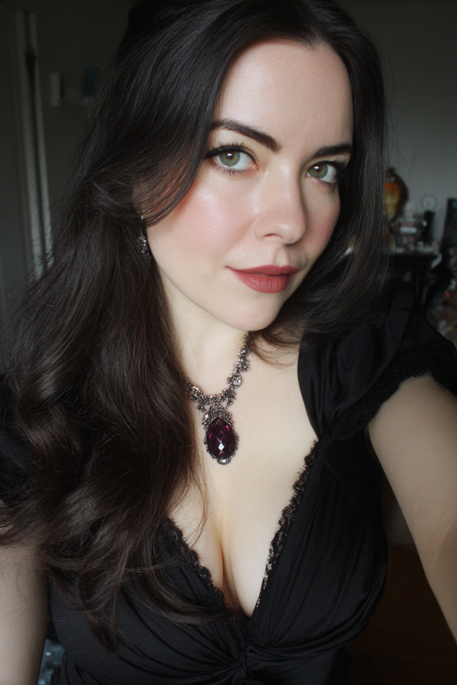 Black_Dress_Makeup_Ideas_11