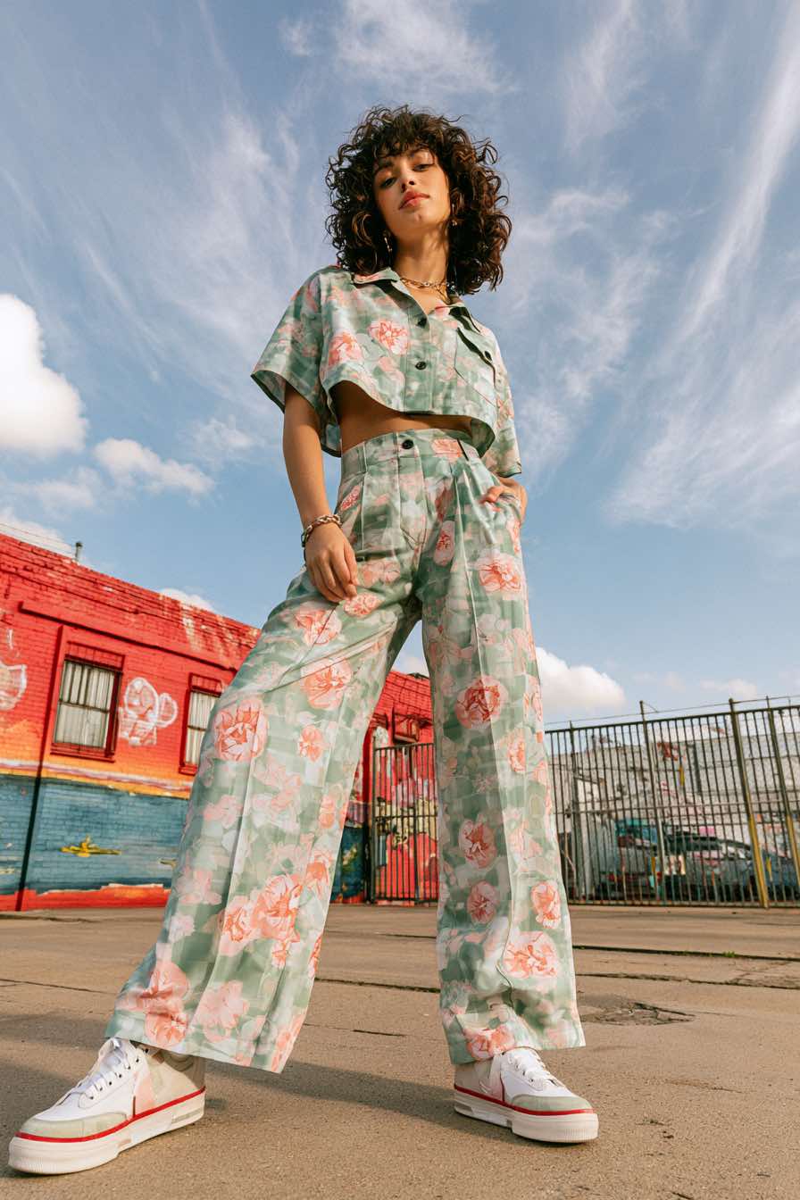 Crop_Top_and_Pants_Outfit_17